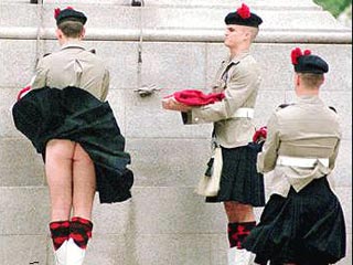 Шотландцы возмущены требованием надевать под килты нижнее белье