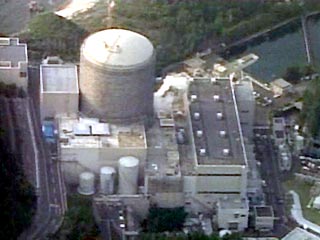 После аварий на двух японских АЭС, в результате которых 4 человека погибли и 7 получили тяжелые ожоги, японские власти приказали тщательно проверить все атомные электростанции страны