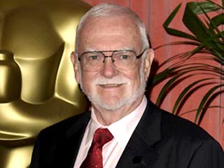 Президентом Американской академии киноискусства, присуждающей знаменитые премии "Оскар", вновь избран ее нынешний глава Фрэнк Пирсон