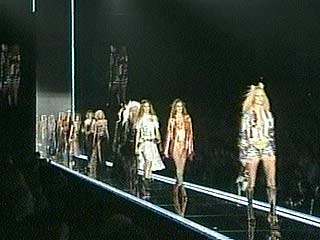 Главное событие недели высокой моды - это отмена в последний момент показа Александра Макуина для дома Givenchy