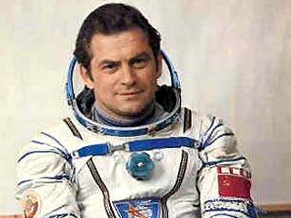 Советский космонавт, дважды Герой СССР Владимир Коваленок, проведший в космосе 217 суток, не исключил существования внеземных цивилизаций