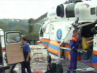 Из Нальчика в населенный пункт Терскол (Карачаево-Черкесия) вылетел вертолет МЧС Ка-32, который возьмет на борт группу спасателей Эльбрусского поисково-спасательного отряда. Спасатели будут доставлены в район горы Ушба
