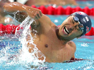 Японский пловец Косуке Китаяма испортил праздник дня рождения Брендану Хансену, выиграв олимпийское золото на дистанции сто метров брассом