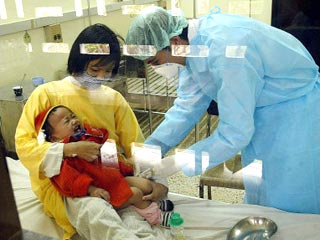 Дети, скончавшиеся в начале августа во Вьетнаме, имели в крови смертельный для человека штамм "птичьего гриппа", сообщает Reuters со ссылкой на вьетнамских медиков