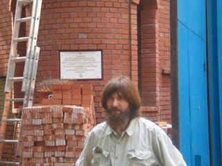 Федор Конюхов построил возле своего московского дома каменную часовню