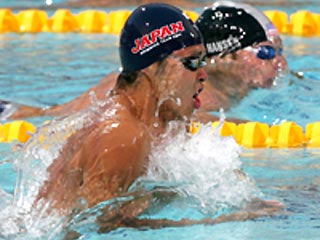 Члены сборной США по плаванию утверждают, что победа японца Косукэ Китадзимы, завоевавшего на Олимпиаде в Афинах золотую медаль на 100-метровке брасом, была нечестной