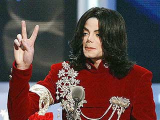 Нос Майкла Джексона был спасен от разрушения только благодаря ткани, взятой с его уха, заявил пластический хирург