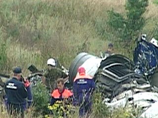 На месте падения самолета Ту-154 в Ростовской области из-под обломков извлечены тела шести человек