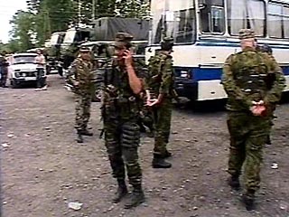 Три автобуса с жителями Южной Осетии были задержаны во вторник грузинскими полицейскими у населенного пункта Эредви. Об этом ИТАР-ТАСС сообщила глава Комитета по печати и информации Южной Осетии Ирина Гаглоева