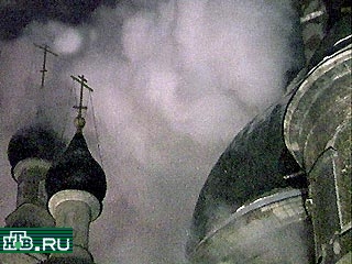 Пожар в храме Пресвятой Троицы в московском районе Лефортово, бушевавший несколько часов, потушен