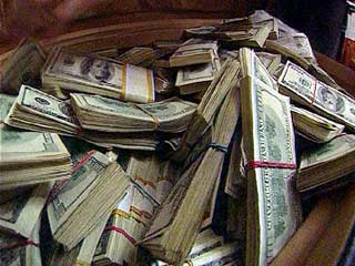 Преступники во всем мире легализуют ежегодно около 1,4 трлн долларов "грязных" денег