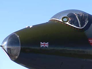 Самолет Королевских Военно-воздушных сил типа Canberra разбился при заходе на посадку на взлетно-посадочной полосе военной базы Норфолк