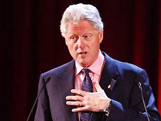 Биллу Клинтону во вторник сделают операцию на сердце