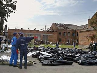 Число заложников, погибших при захвате школы в Беслане достигло 323 человек