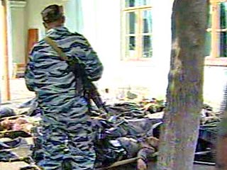 Террористы, захватившие школу N1 в Беслане, имели сообщников среди сотрудников милиции. Об этом сообщил начальник УФСБ Северной Осетии Валерий Андреев