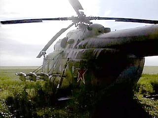 Спасатели в 13:00 по московскому времени обнаружили пропавший вертолет Ми-8 МВД. Он совершил вынужденную посадку близ села Карабулак в 10 км северо-восточнее Назрани (Ингушетия), сообщили в Федеральном управлении авиационно-космического поиска и спасания
