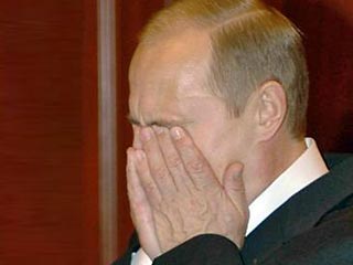 Президент Владимир Путин, оказавшийся в тисках собственной прошлой политики в Чечне и в области безопасности, теперь старается найти решение, которое было бы адекватной реакцией на самый серьезный вызов за время его правления