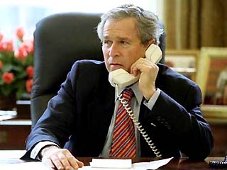 Президент США Джордж Буш имел длительный телефонный разговор с президентом России Владимиром Путиным и пообещал свою поддержку российскому лидеру в любых шагах, которые Россия может предпринять в ответ на трагический захват заложников