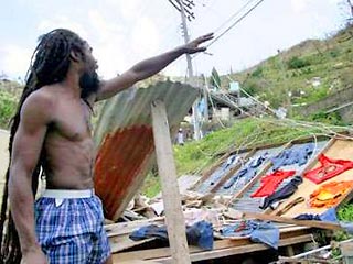 Ураган "Иван" обрушился на побережье Ямайки, передает телекомпания ABC. Количество жертв из-за урагана в карибском регионе достигло 37 человек