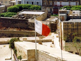 На Мальте ждут детей из Беслана