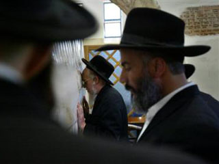 Судя по результатам опроса 40 % евреев планируют посетить синагогу в ближайшие два дня празднования  Рош Ашана или в Йом-Киппур