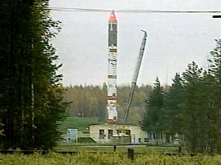 Запуск ракеты-носителя "Космос-3М" с двумя военными российскими спутниками с космодрома Плесецк перенесен на вечер четверга, 23 сентября