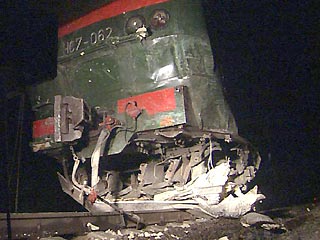 В Орловской области поезд столкнулся с грузовиком: 1 погиб, 1 ранен