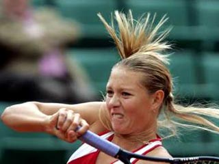 Шарапова вышла в полуфинал теннисного турнира в Пекине