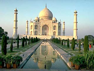 В Индии отмечают 350-летие жемчужины мировой архитектуры - Тадж-Махала
