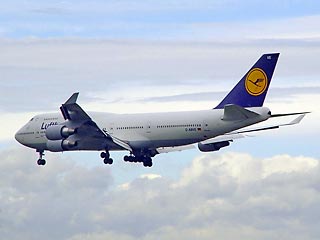 В связи с угрозой взрыва на Кипре совершил экстренную посадку самолет авиакомпании Lufthansa, следовавший рейсом Франкфурт - Тель-Авив