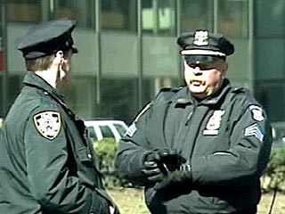 В США полицейские получили мини-переводчик, который переводит на 15 языков