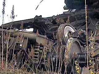 Как сообщили "Интерфаксу" в МВД Грузии, в результате взрыва повреждены четыре товарных вагона пустого эшелона, направлявшегося из Поти в Тбилиси