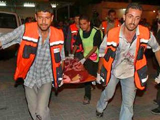 Пять палестинцев погибли в результате действий израильских военных в секторе Газа. Один араб был убит и три получили ранения в результате ракетного удара израильских вертолетов по лагерю беженцев Джабалия в секторе Газа