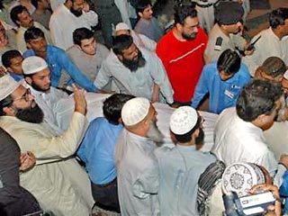 В Карачи после убийства лидера суннитов вспыхнули беспорядки