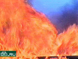 На территории Московского нефтеперерабатывающего завода в Капотне возник пожар