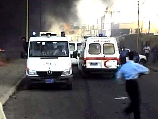 Два мощных взрыва прогремели в "зеленой зоне" Багдада: над городом поднимаются клубы черного дыма