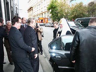 Патриарх Алексий II приехал на встречу с сотрудниками редакции газеты "Труд"