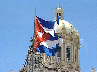Кубинский лидер Фидель Кастро объявил о запрете свободного хождения американского доллара в стране