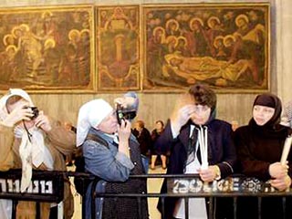 Паломнические поездки к православным святыням России и других стран мира совершают ежегодно около двух миллионов россиян