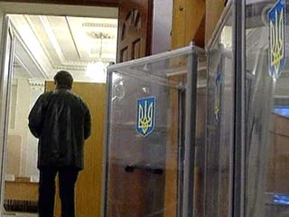 Восток Украины голосует за Януковича. Запад и центр выбирает Ющенко - данные опроса