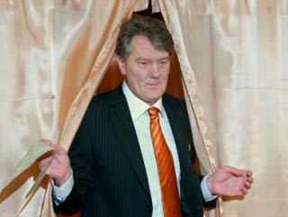 На выборах президента Украины с минимальным отрывом лидирует Виктор Ющенко - данные exit-polls