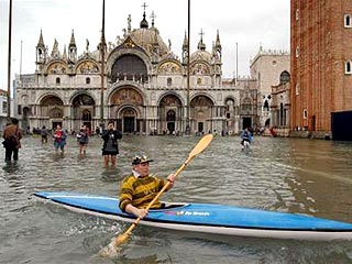 Венецию затопил сверхвысокий морской прилив