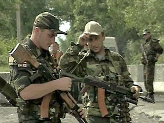 Грузия продолжает наращивать группировку полицейских сил на территории Южной Осетии. Об этом в четверг сообщил официальный представитель штаба ССПМ Эрдни Натыров