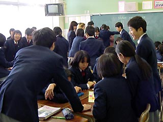Японский учитель Кагэяма демонстрирует ещё одно японское "чудо"