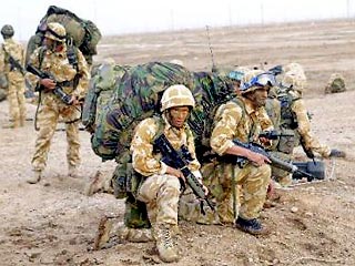 В результате атаки на передислоцированный в центр Ирака британский батальон Black Watch убито трое военнослужащих