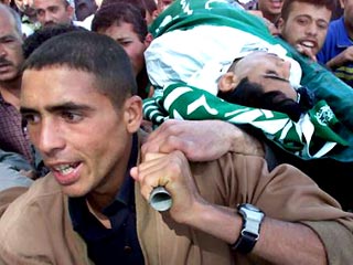 В секторе Газа два ребенка, 8 и 10 лет, погибли вследствие обстрела из израильского танка лагеря беженцев Хан Юнис, сообщает Haaretz со ссылкой на данные палестинских источников