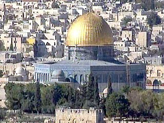 В четвертую пятницу рамадана Израиль допустил на Храмовую гору только мусульман старше 50