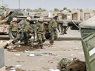 Американское военное командование в Ираке объявило о гибели одного военнослужащего США и ранении пятерых в результате нападения на военную базу около города Эль-Фаллуджа в 50 км к западу от Багдада