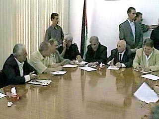 Палестинцы намерены создать коалиционное правительство с участием представителей всех партий в случае смерти главы Палестинской национальной администрации Ясира Арафата