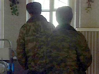 Военная прокуратура Челябинского гарнизона расследует громкое дело о насилии в воинской части. Солдаты-срочники обвинили своего командира в сексуальном домогательстве